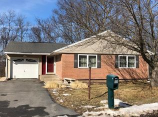 4 Valley View Dr, Mountain Top, PA 18707