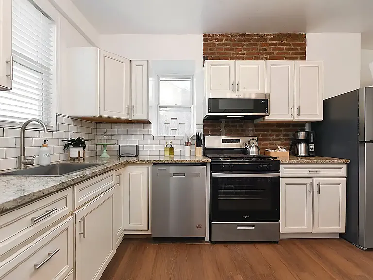 1060 Steuben St #1 — Photo 10
