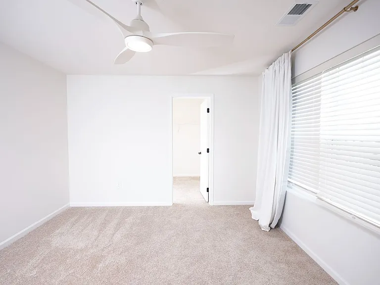 245 Hollyhock Dr — Photo 42