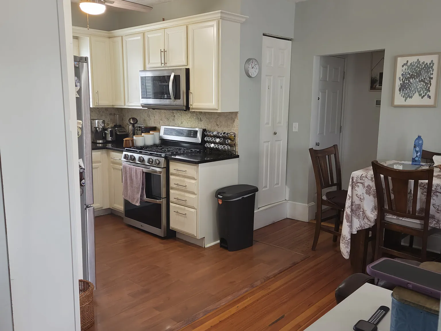 2 bed, 1085 sqft, $2,800 — Photo 2