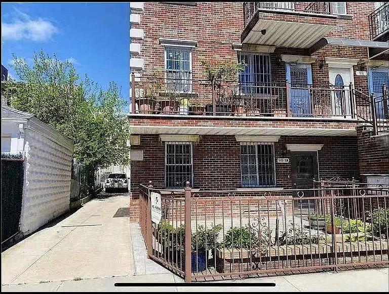 98 Bay 20 St #2