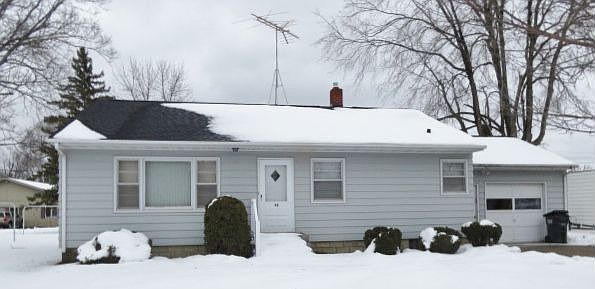 1st image of 46 3rd Ave N