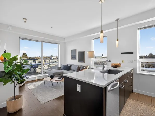 3333 Main St #515, Vancouver, BC V5V 3M8