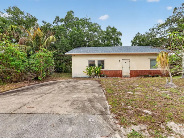 968 NE Kubin Avenue, Jensen Beach, FL 34957