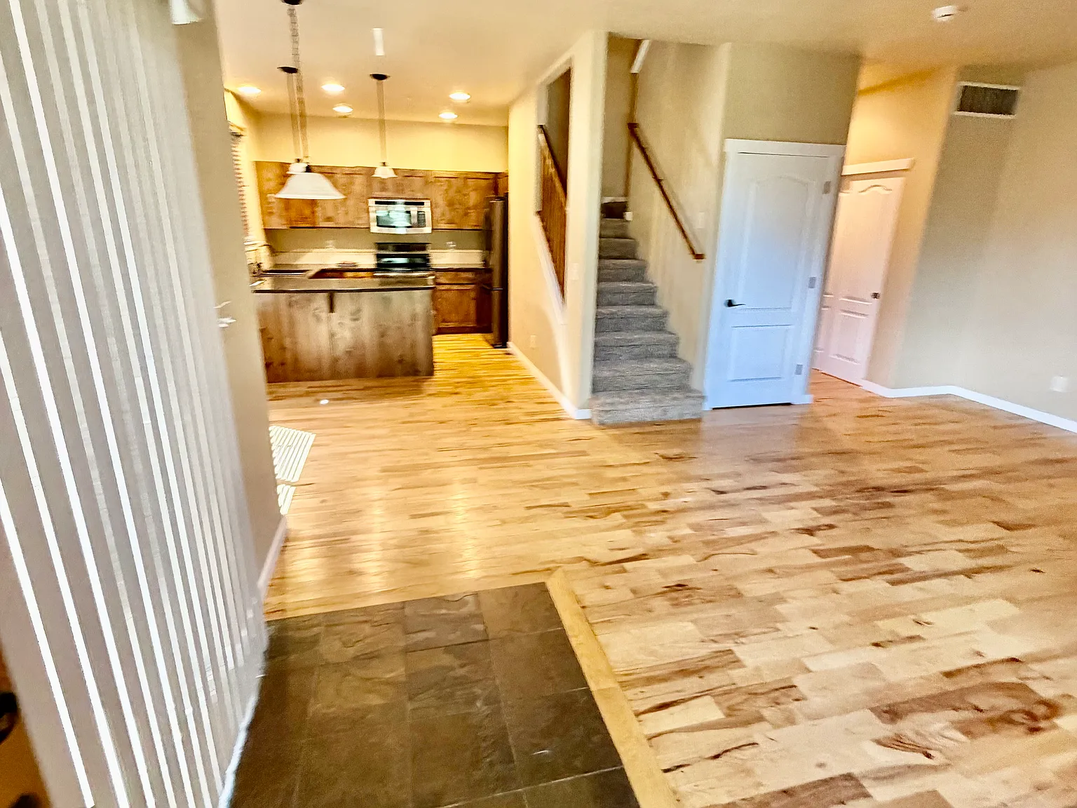 3 bed, 3.5 bath, 1836 sqft, $2,495 — Photo 2