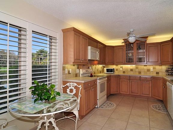 4th image of 102 Clubhouse Dr APT 174