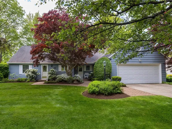 608 Wedgewood Dr, Erie, PA 16505