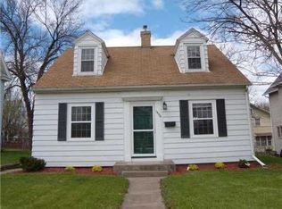 1406 1st Ave NW, Cedar Rapids, IA 52405