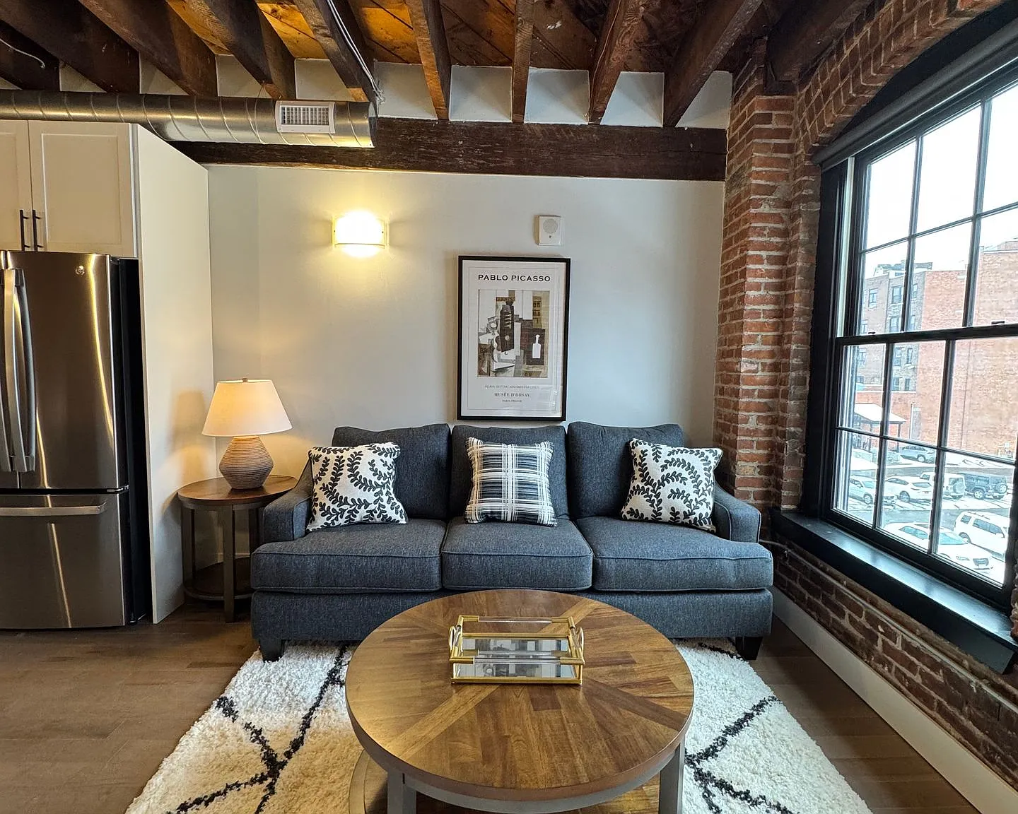 Hotel Street Apartments — Photo 4
