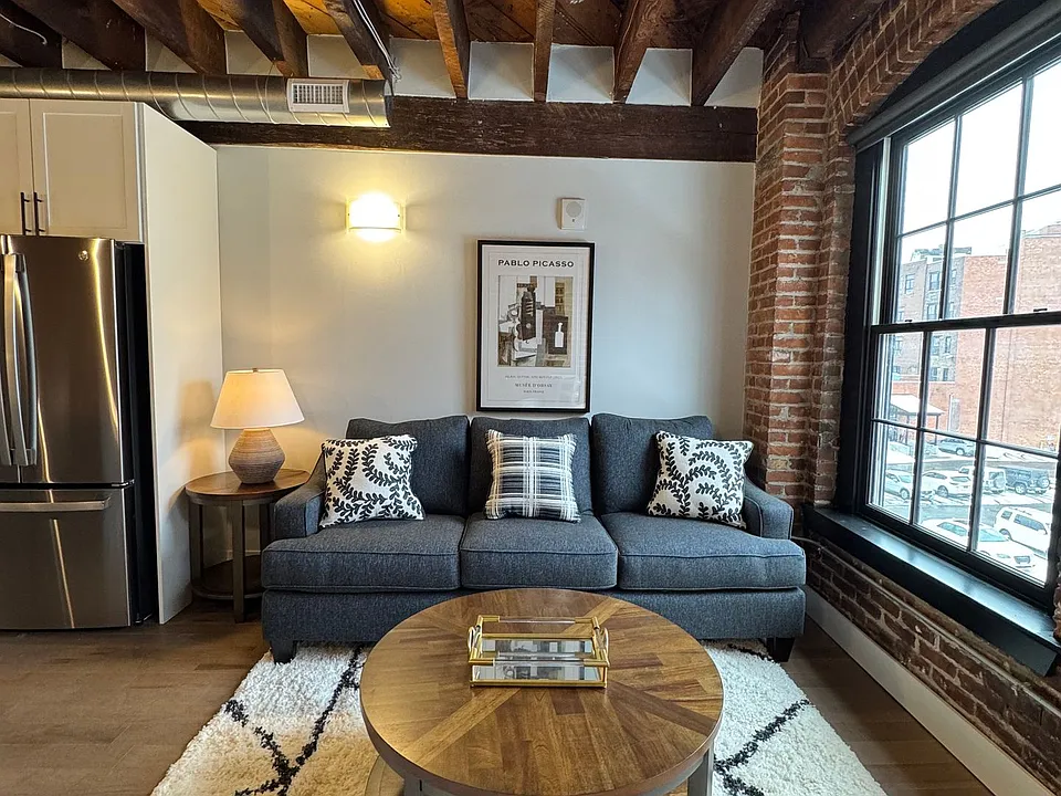 Hotel Street Apartments
