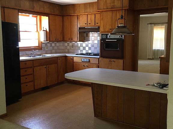 Kitchen with built in table