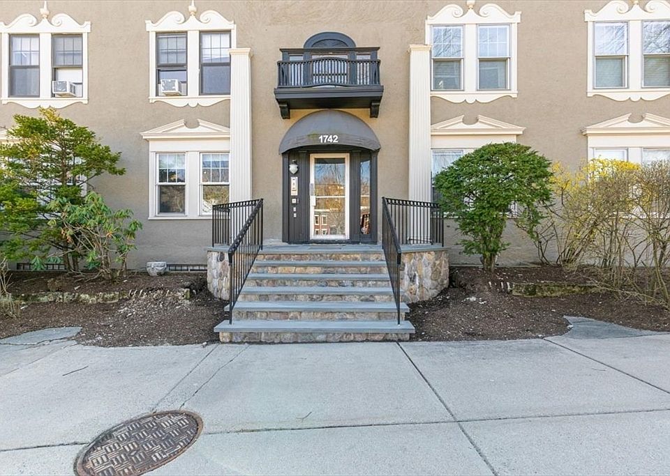 1st image of 1742 Commonwealth Ave APT 2