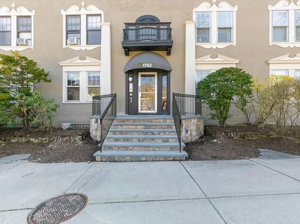 1742 Commonwealth Ave APT 2, Brighton, MA 02135