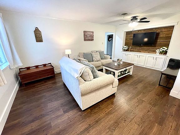 5th image of 817 McCall St