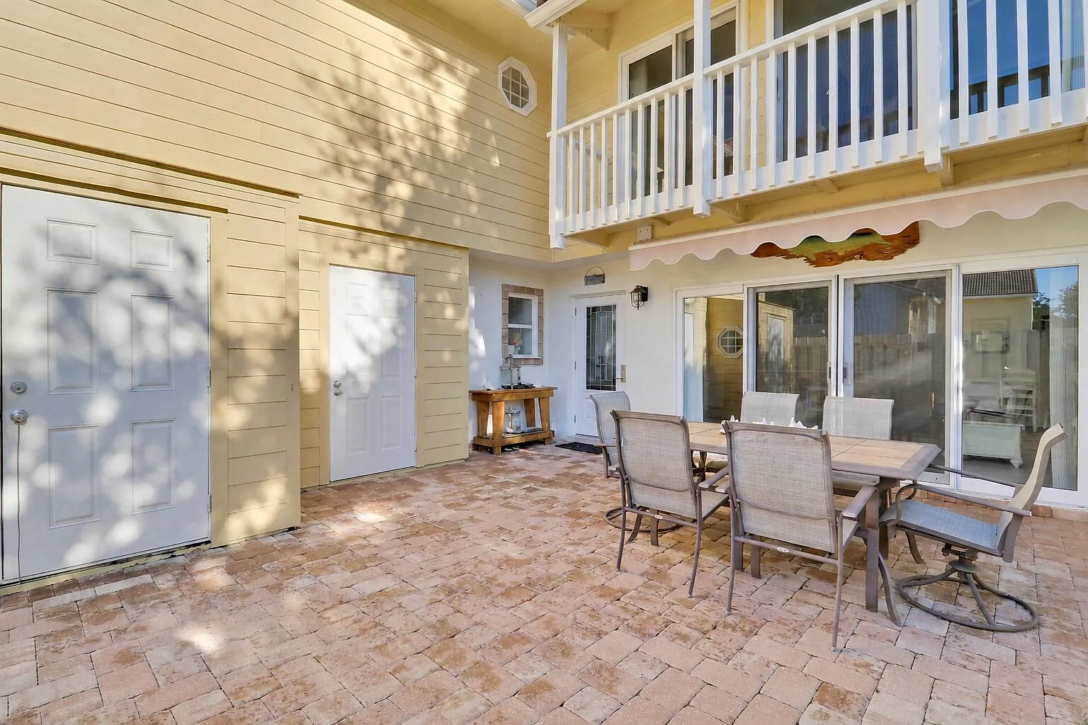 3 bed, 2.5 bath, 1620 sqft, $3,600 — Photo 3