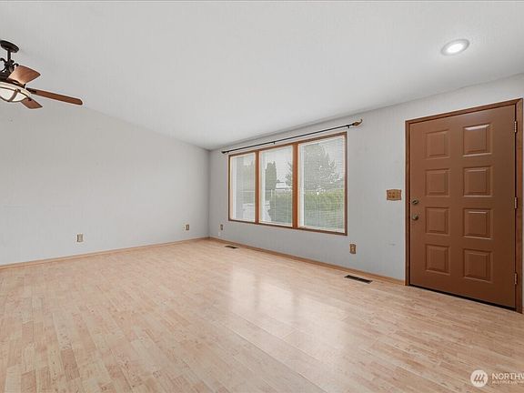 4th image of 403 Neptune Place