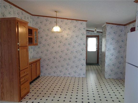 3rd image of 147 Pellegrene Dr