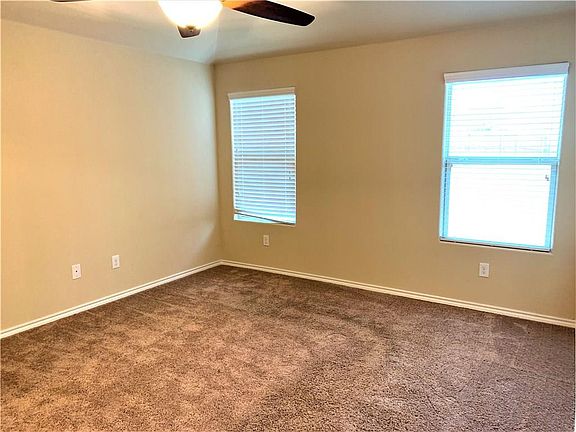 2nd image of 2545 Stonewall Ln