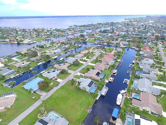 4th image of 2540 SE 21st Ave