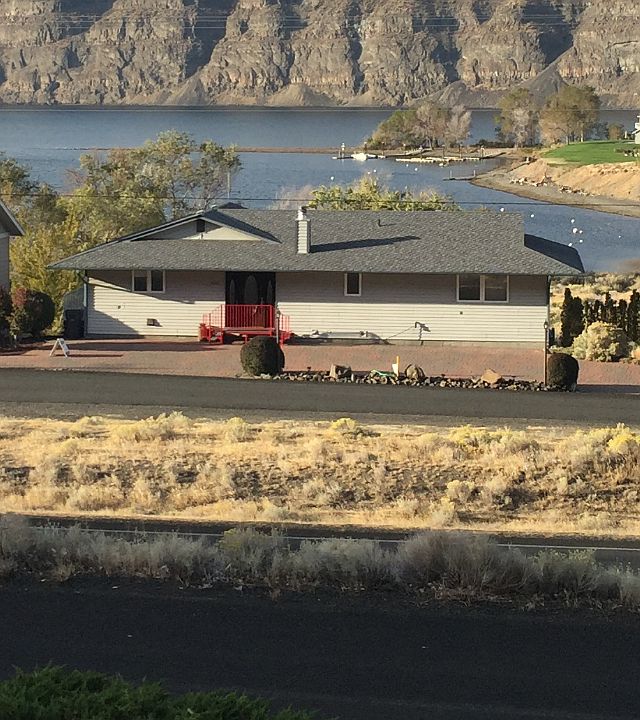 2 Bdrm 2.5 bath with a Great View
