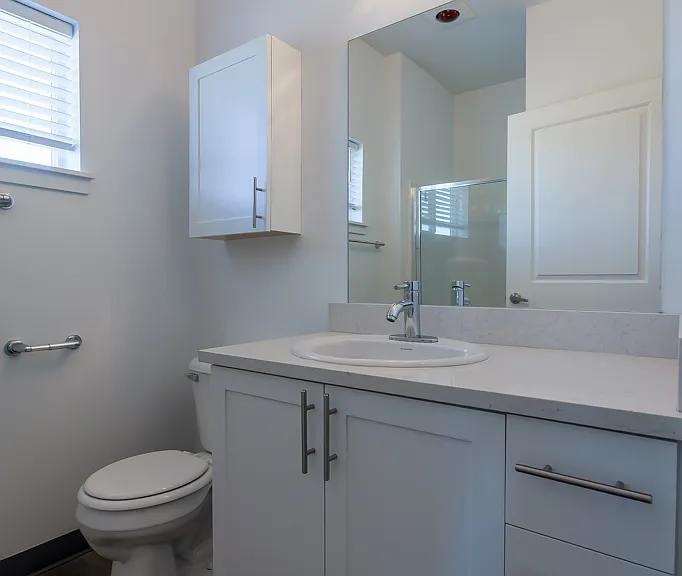 Lombard Apartments — Photo 22