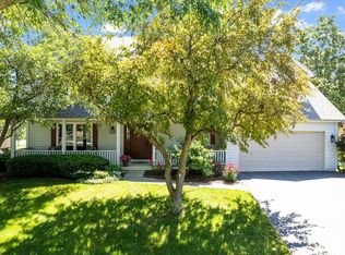 1458 Terrance Dr, Naperville, IL 60565