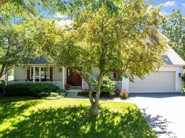 1458 Terrance Dr, Naperville, IL 60565