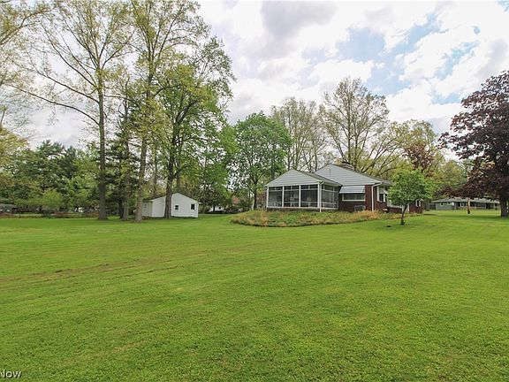 3rd image of 804 Crestview Dr