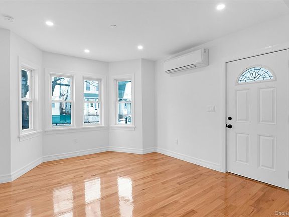 3rd image of 25 Walnut Street