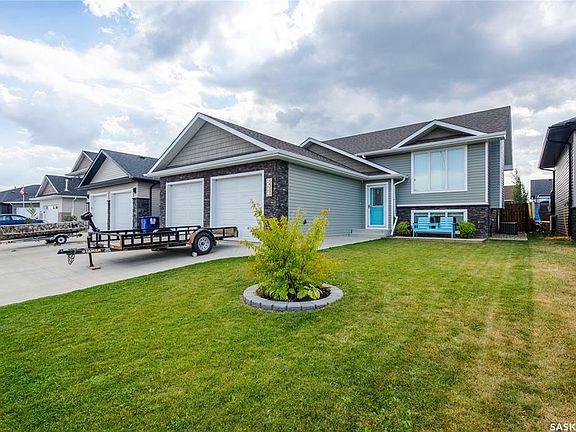 2nd image of 524 Jones Cres