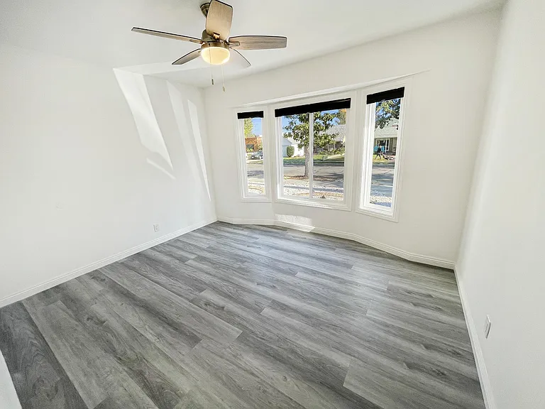 1321 N Pass Ave — Photo 9