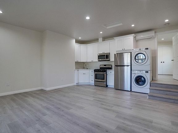 5th image of 12548 Miranda St #12550