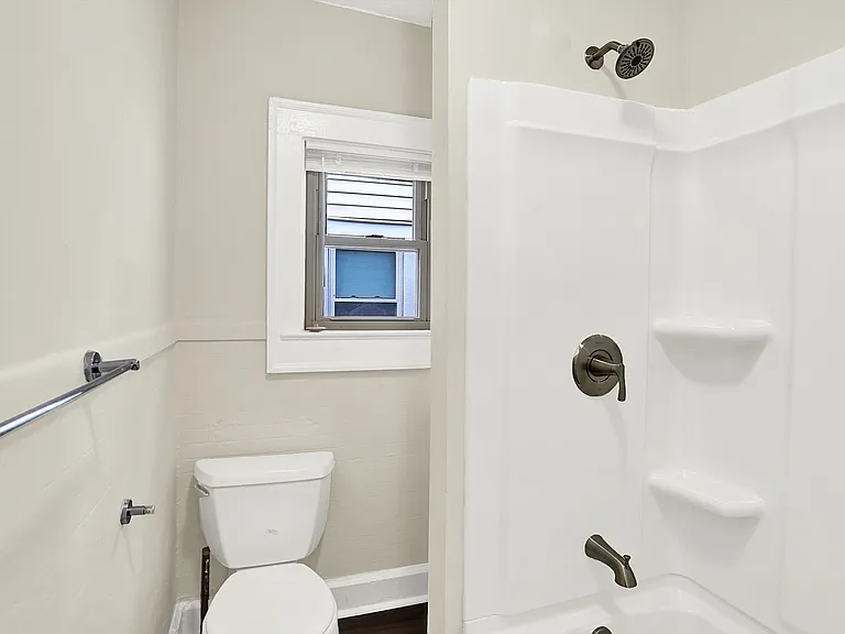 626 N Riley Ave — Photo 24