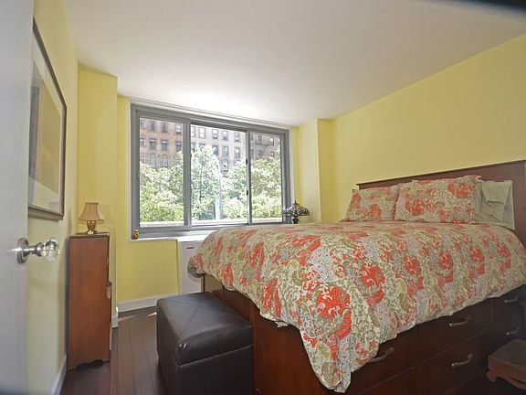 3rd image of 2025 Broadway APT 2F
