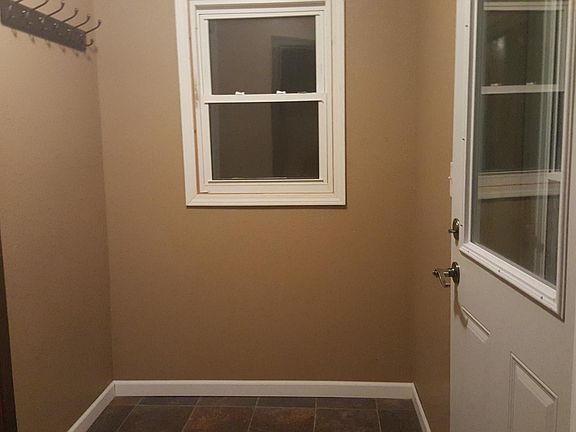 5th image of 608 Taft St S