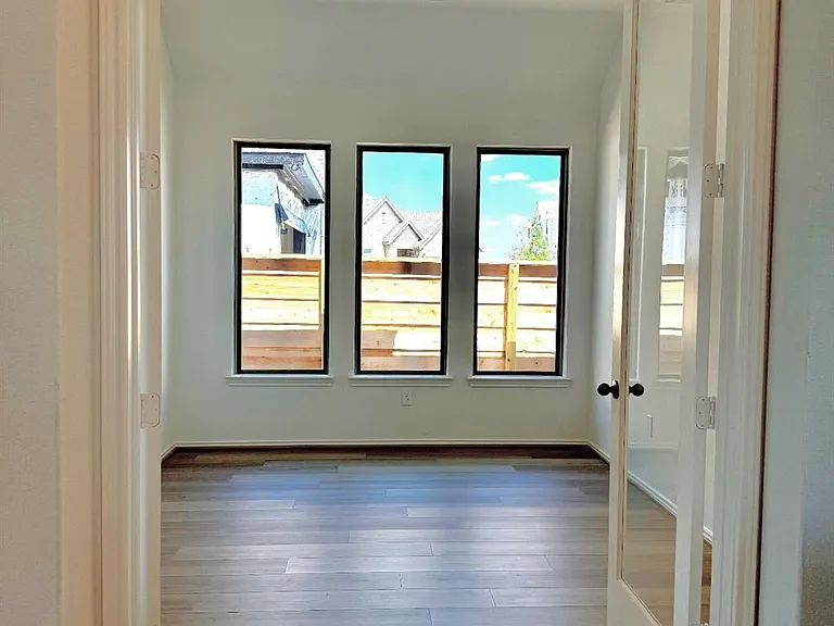 4918 Mango Park Ln — Photo 17