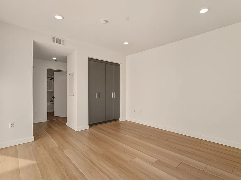 The Sophia - 1759 N Gower St — Photo 44