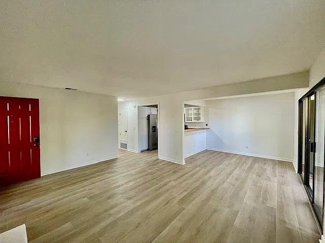 2 bed, 1000 sqft, $3,200 — Photo 3
