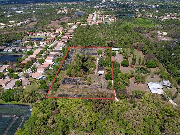 4th image of 1005 SE Ponderosa Rd