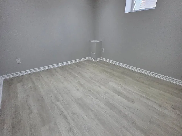 1 Juglans Cres #BASEMENT — Photo 12
