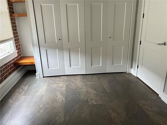 5th image of 818 Howard Ave #204