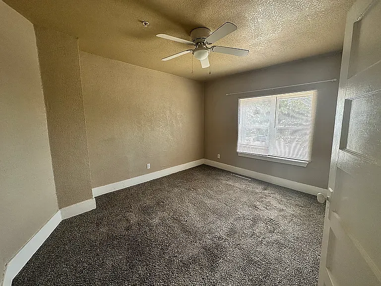 719 Asp Ave #3 — Photo 10
