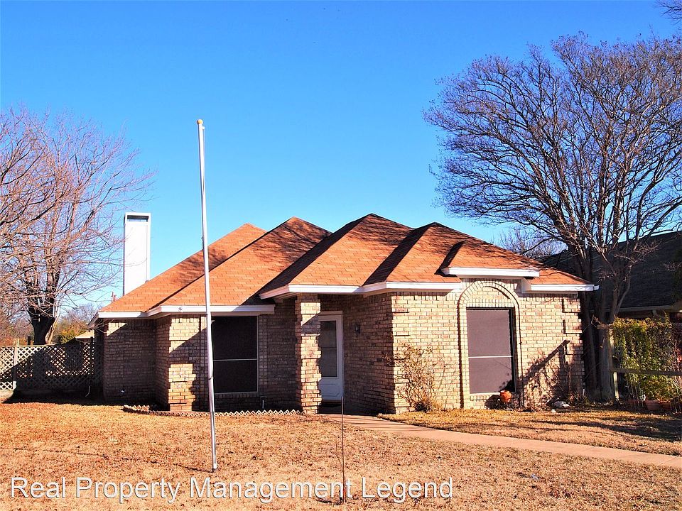 1st image of 334 Bryant Ln