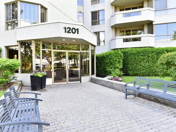 1201 N Shore Blvd E #108, Burlington, ON L7S 1Z5