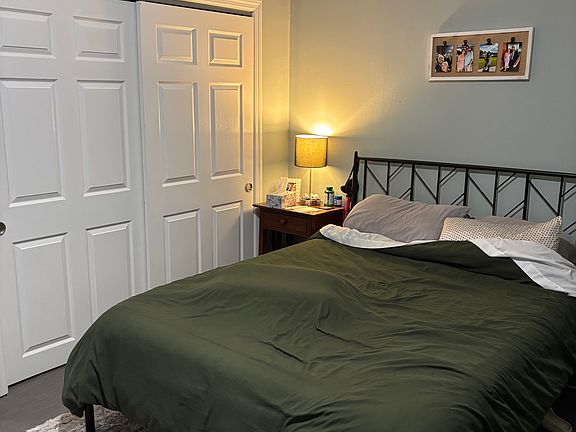 3rd image of 1217 Crease St #2
