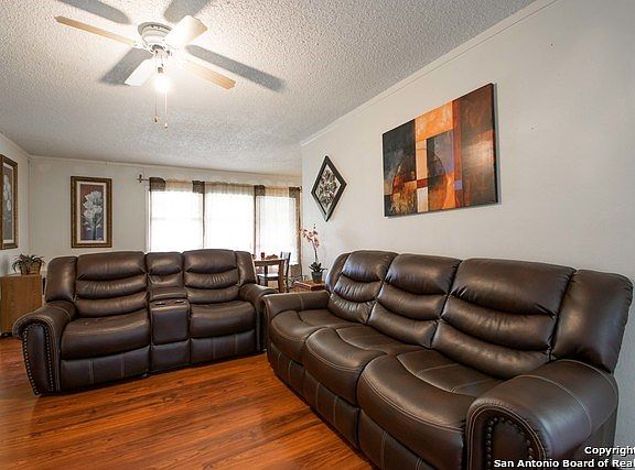 3rd image of 406 Hillwood Dr
