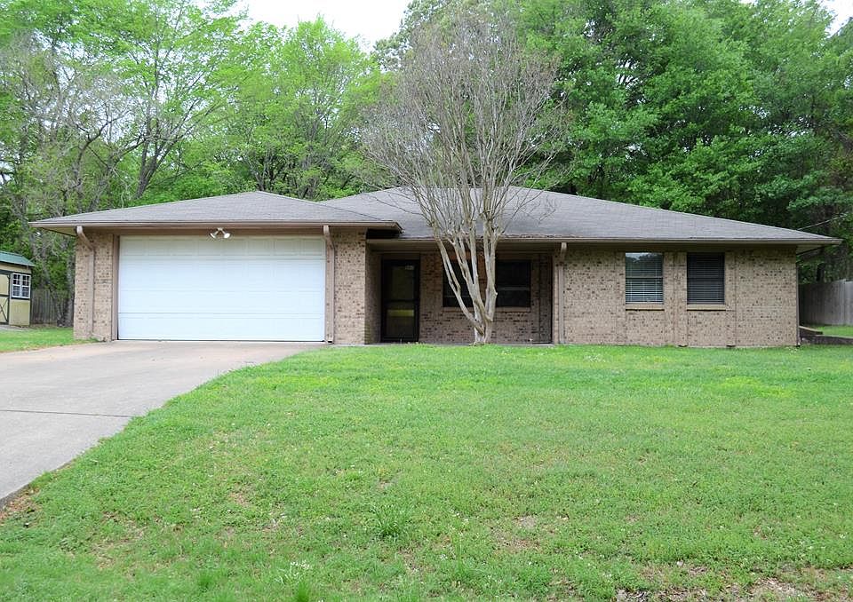 1st image of 201 Whispering Oaks Trl