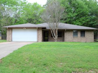201 Whispering Oaks Trl, Mabank, TX 75156