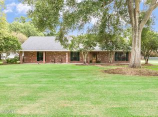 311 Interlaken Dr, New Iberia, LA 70563