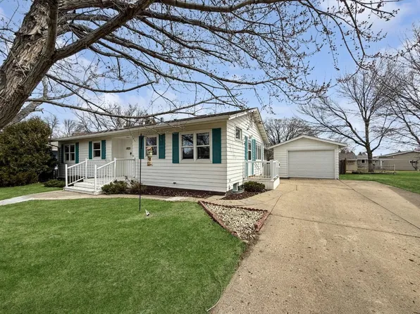 1833 7th St SW, Minot, ND 58701